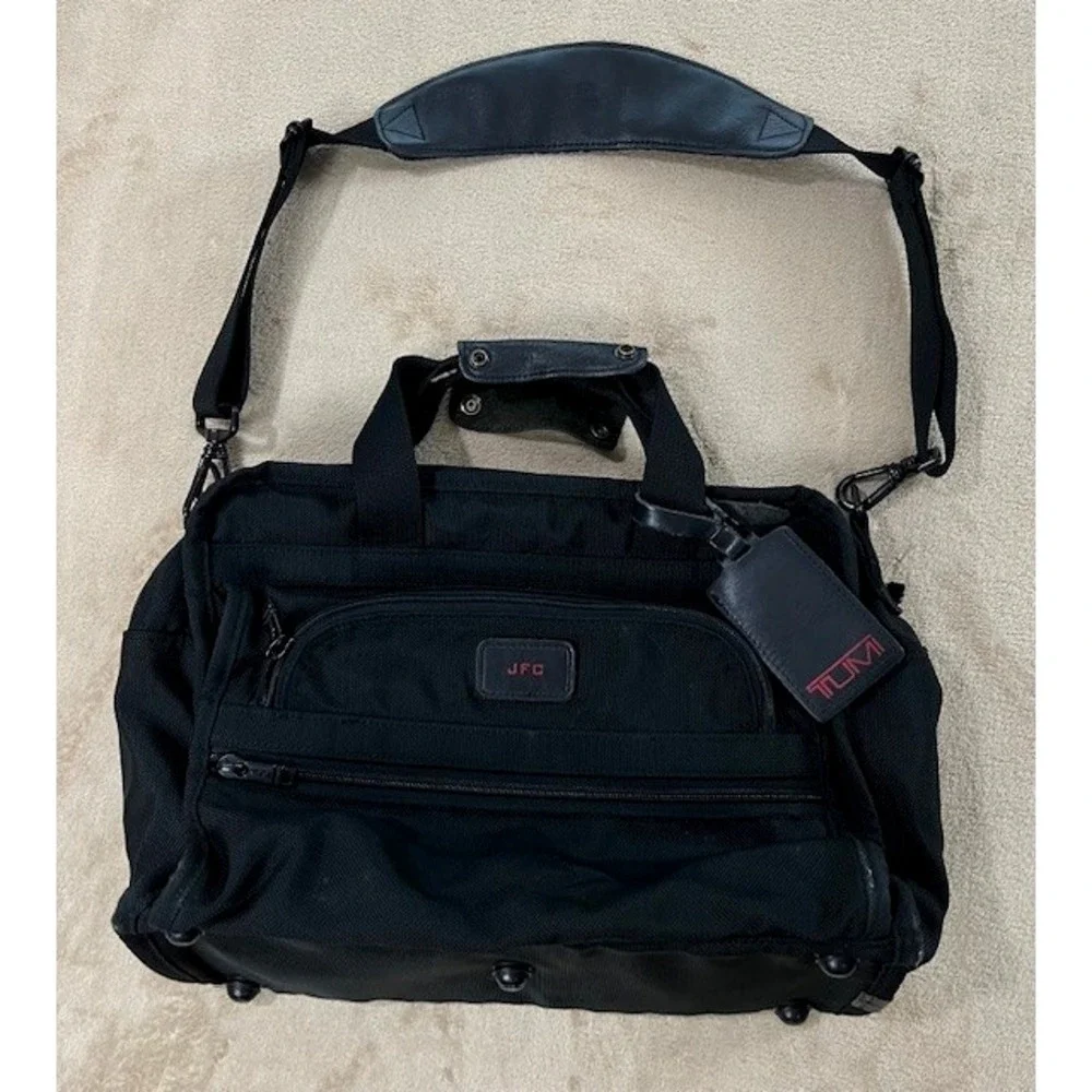 TUMI laptop Briefcase Style 223D3 Nylon Black Travel Career Business‎